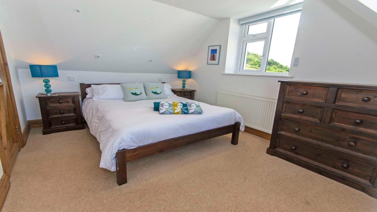 Stables Croyde | 4 Bedrooms / Sleeps 8 | Sea & Beach Views Exterior photo