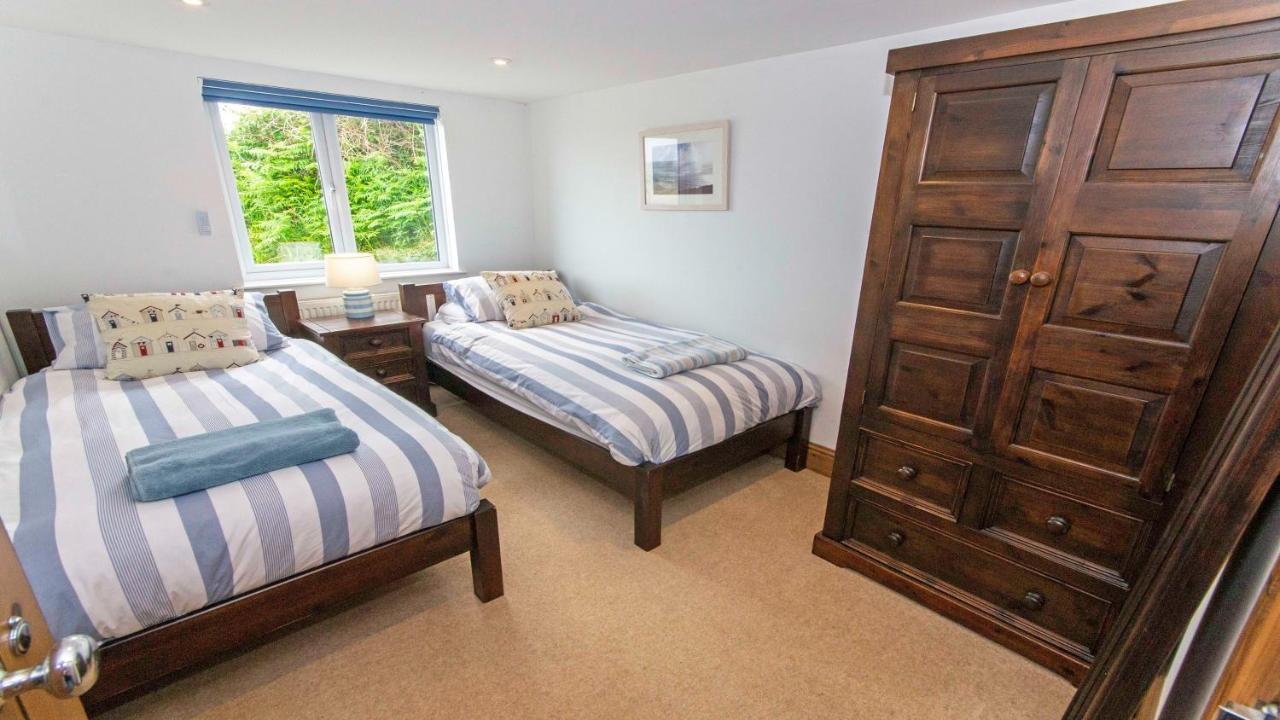 Stables Croyde | 4 Bedrooms / Sleeps 8 | Sea & Beach Views Exterior photo